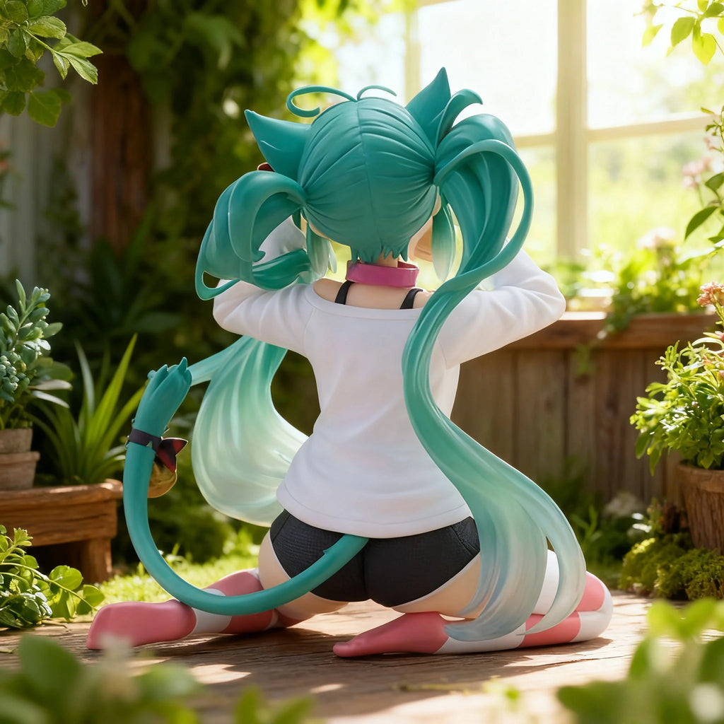 Anime Hatsune Miku doll model cartoon cute tabletop decoration suitable for car dashboard decoration cute holiday gift